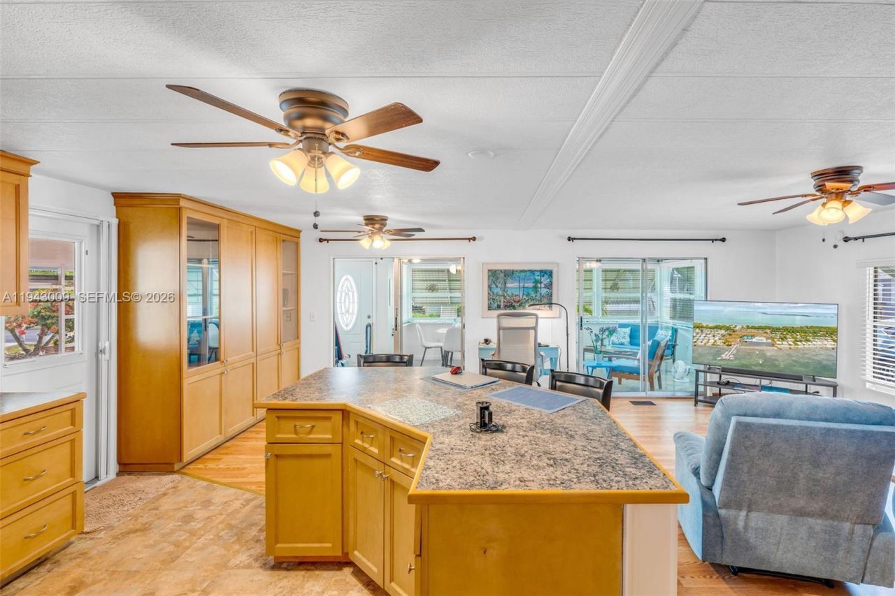 808 S Silver Circle , Key Largo, FL 33037 Photo