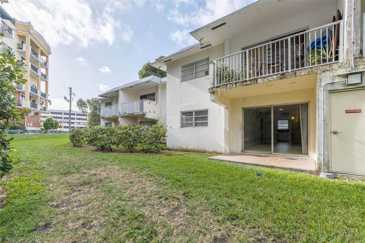 7324 SW 82nd St, Unit B108, Miami, FL 33143 Photo