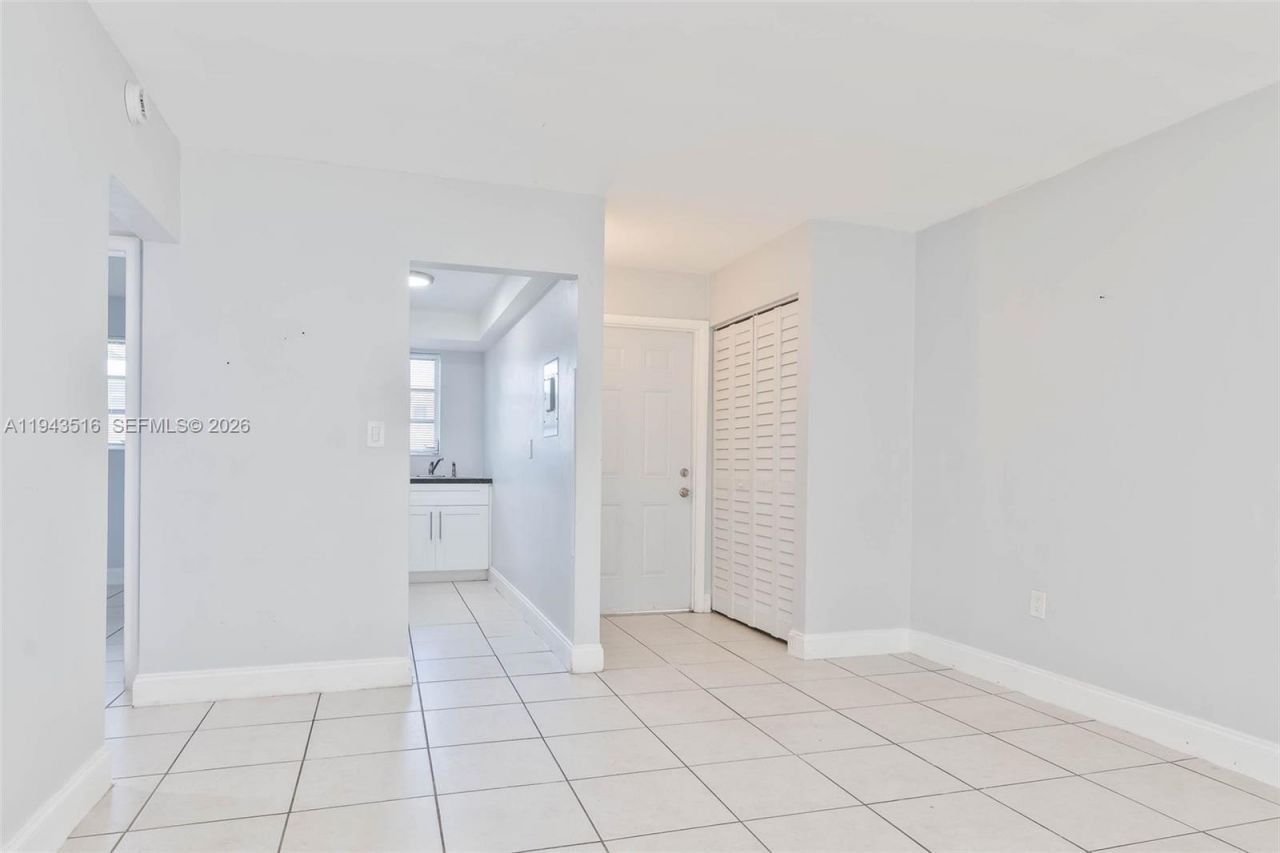 7324 SW 82nd St, Unit B108, Miami, FL 33143 Photo