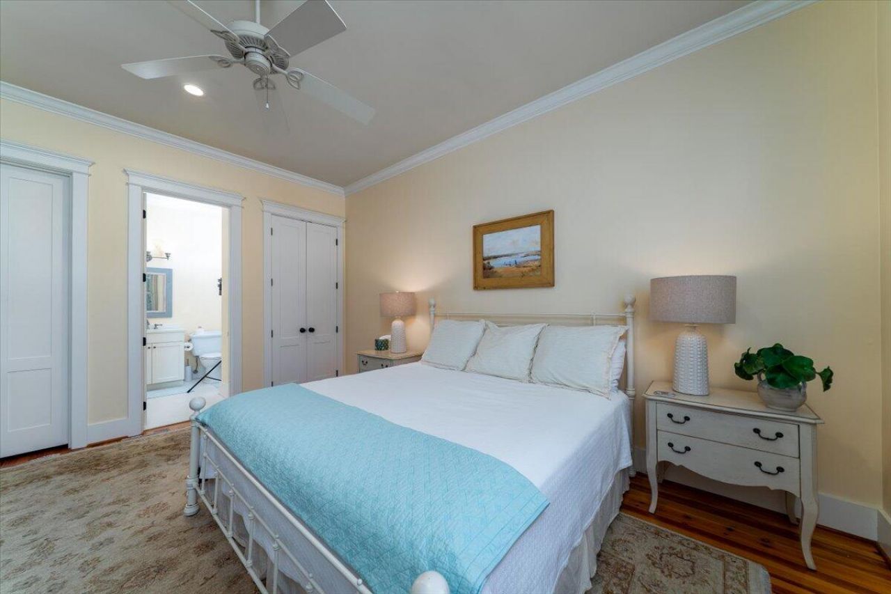 811 W Ashley Avenue Photo 17