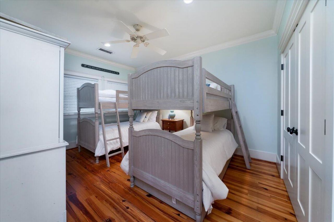 811 W Ashley Avenue Photo 28