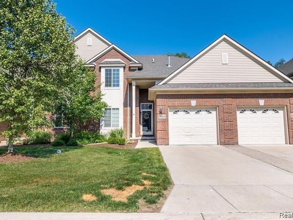 29406 WOODPARK Circle, Warren, MI 48092