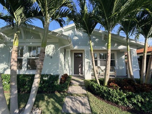 1218 N Palmway, Lake Worth Beach, FL 33460