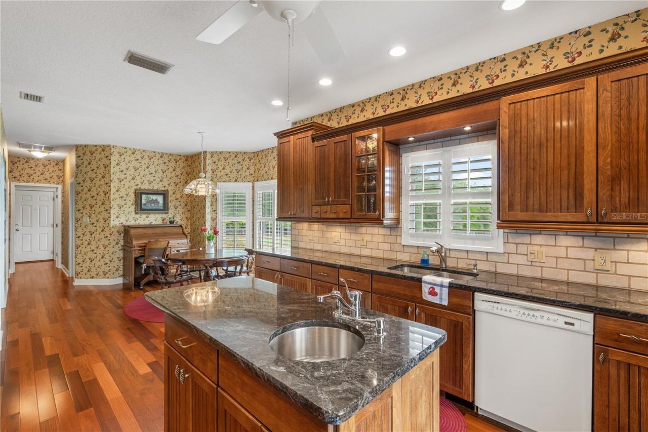 12345 Citrus Way, Brooksville, FL 34601 Photo