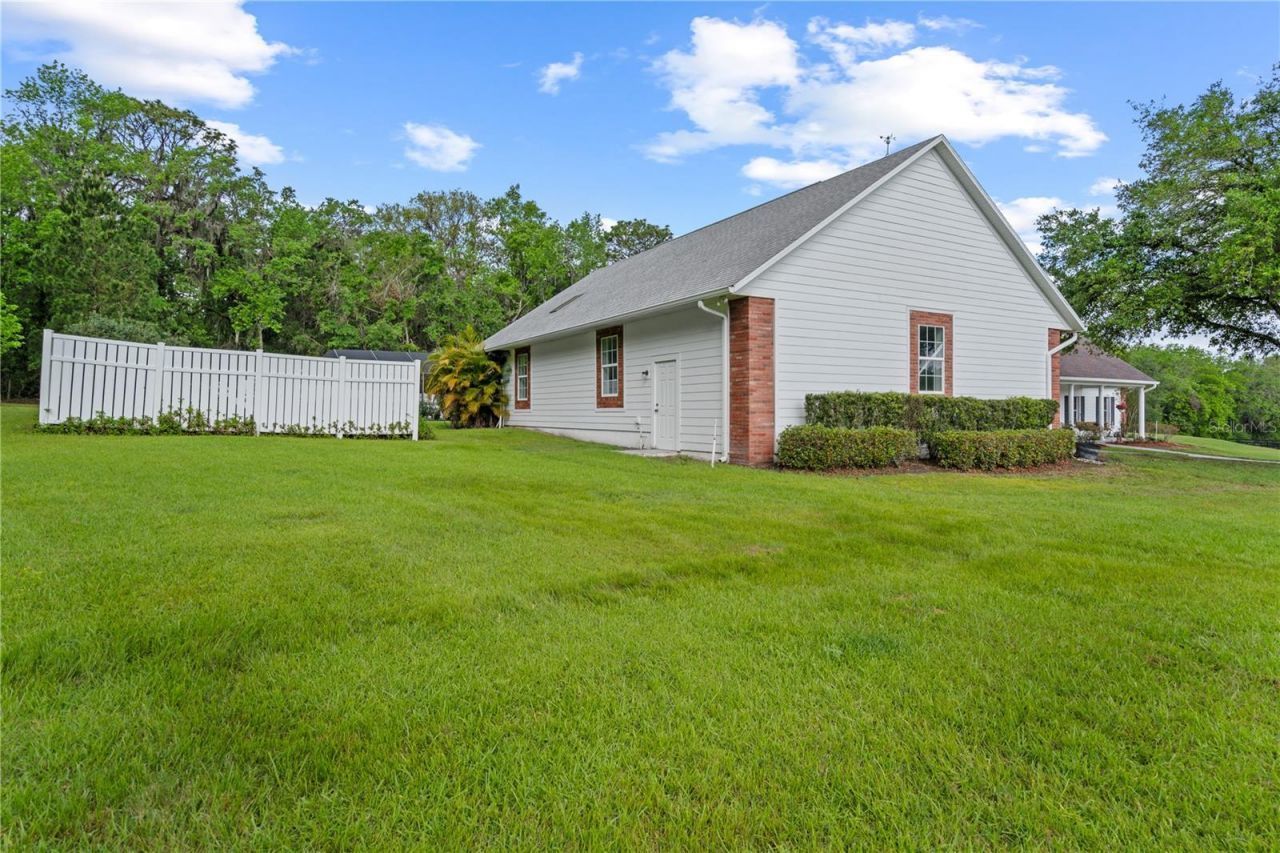 12345 Citrus Way, Brooksville, FL 34601 Photo