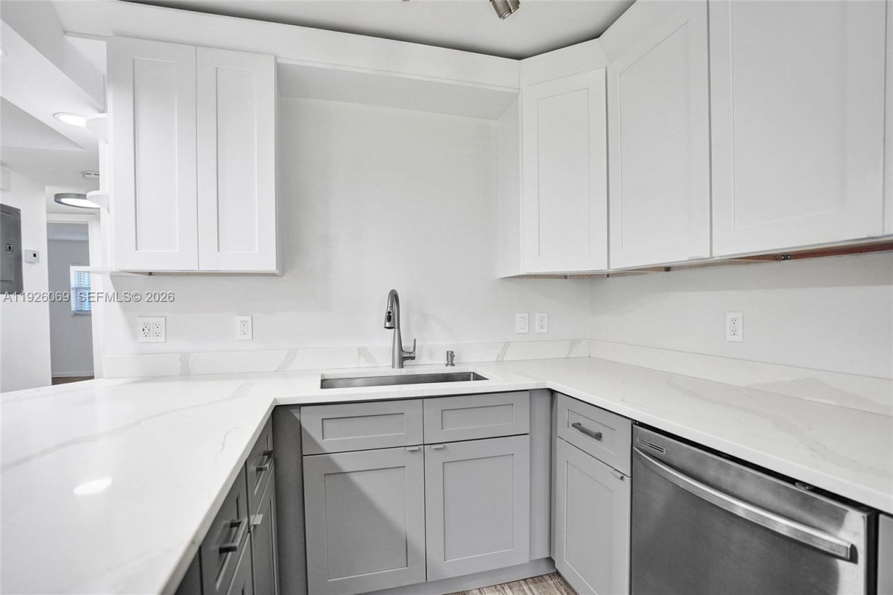 243 Castlewood Dr, Unit 2, North Palm Beach, FL 33408 Photo