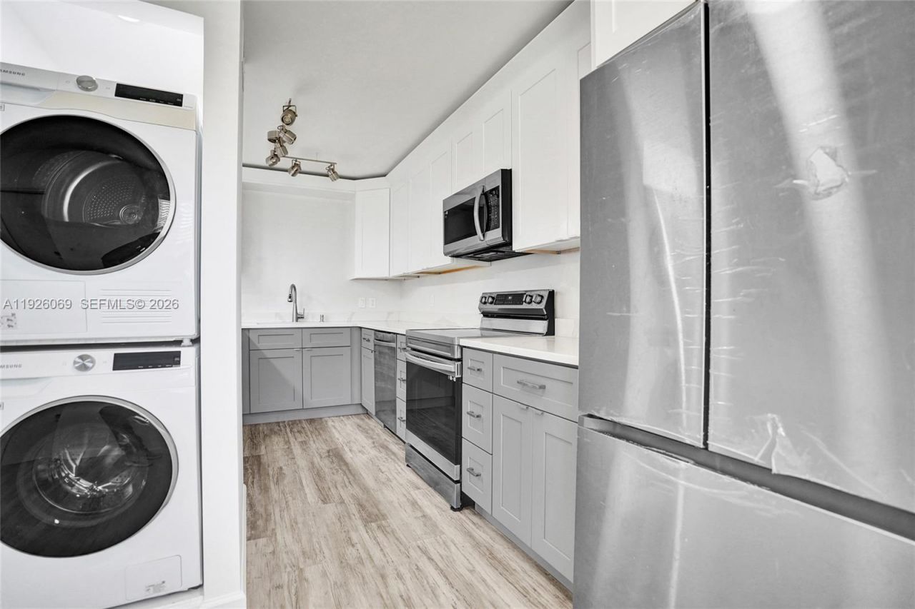 243 Castlewood Dr, Unit 2, North Palm Beach, FL 33408 Photo