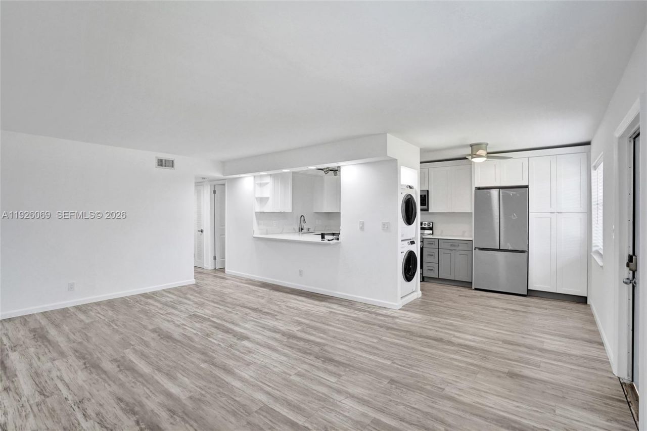 243 Castlewood Dr, Unit 2, North Palm Beach, FL 33408 Photo