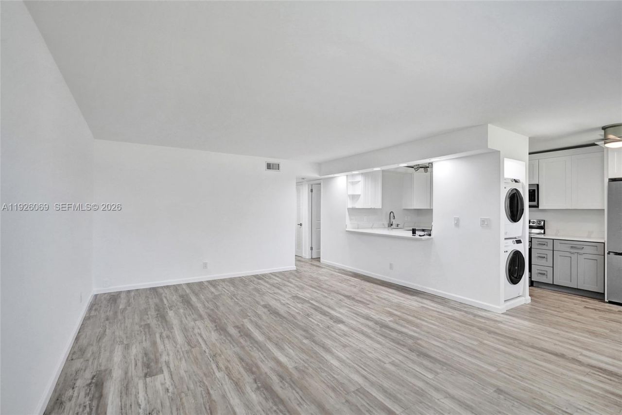 243 Castlewood Dr, Unit 2, North Palm Beach, FL 33408 Photo