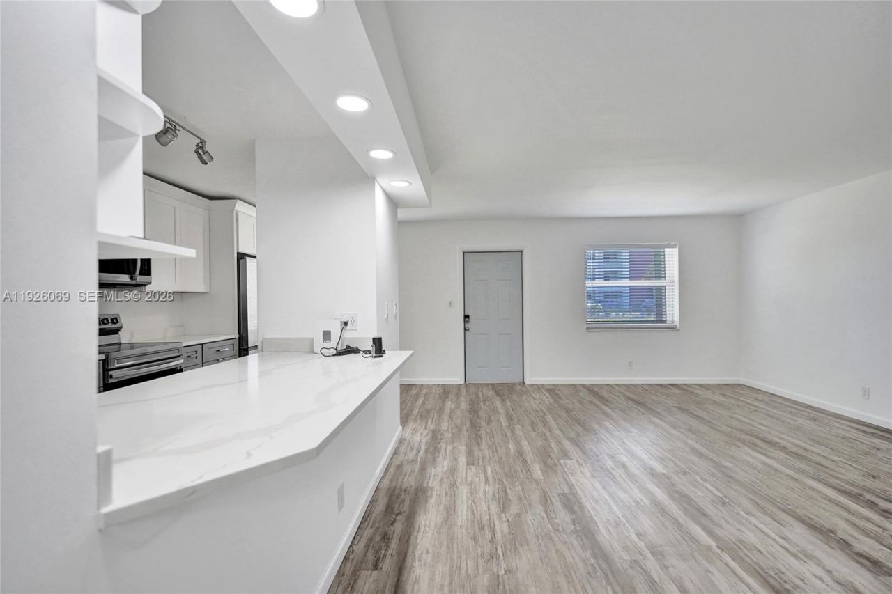 243 Castlewood Dr, Unit 2, North Palm Beach, FL 33408 Photo