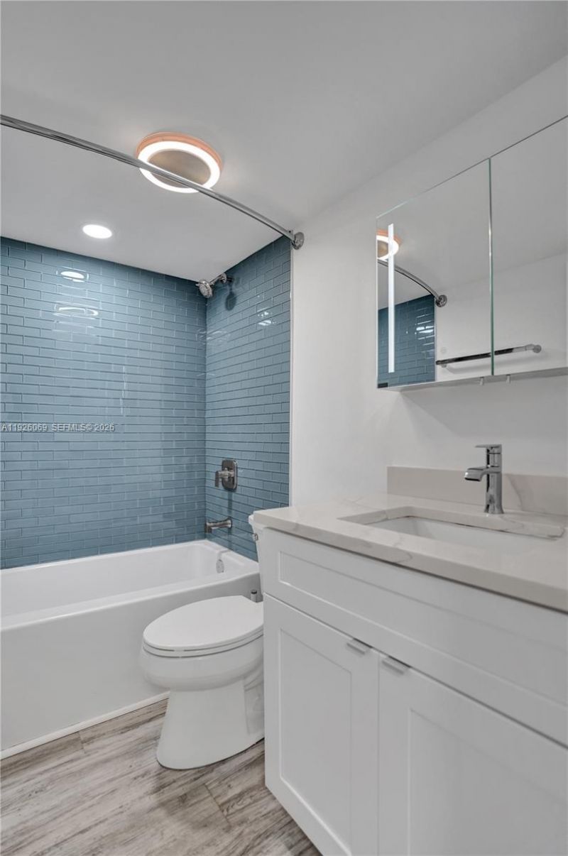 243 Castlewood Dr, Unit 2, North Palm Beach, FL 33408 Photo