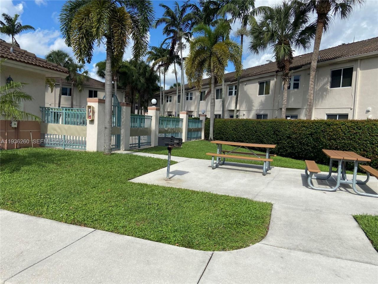 2173 NW 78th Ave , Unit 204, Pembroke Pines, FL 33024 Photo