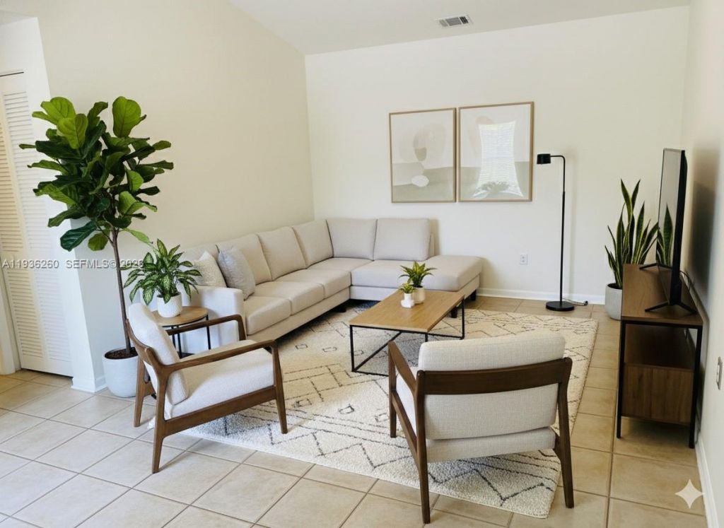 2173 NW 78th Ave , Unit 204, Pembroke Pines, FL 33024 Photo