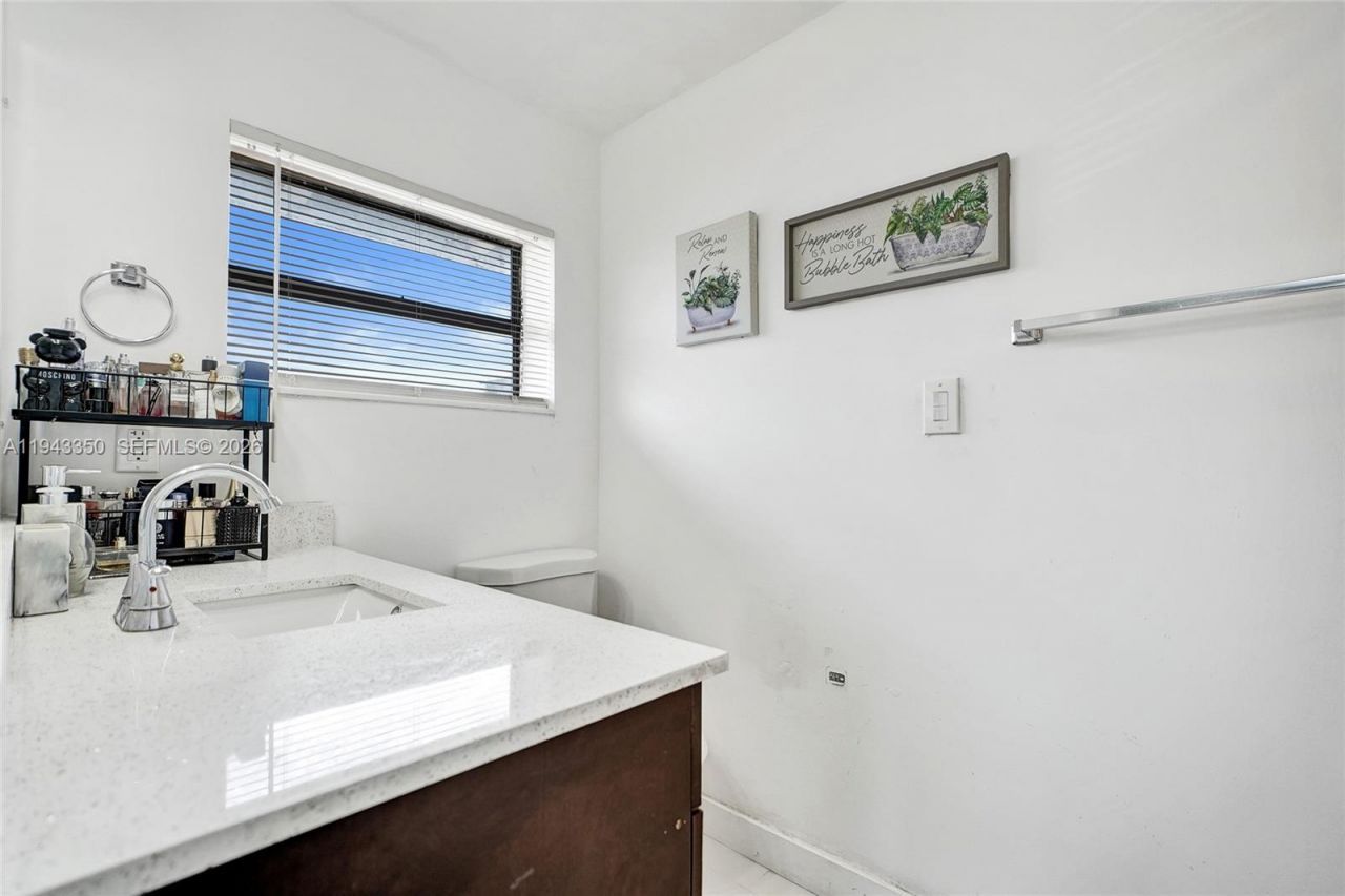 19620 NW 6th Ct, Miami Gardens, FL 33169 Photo