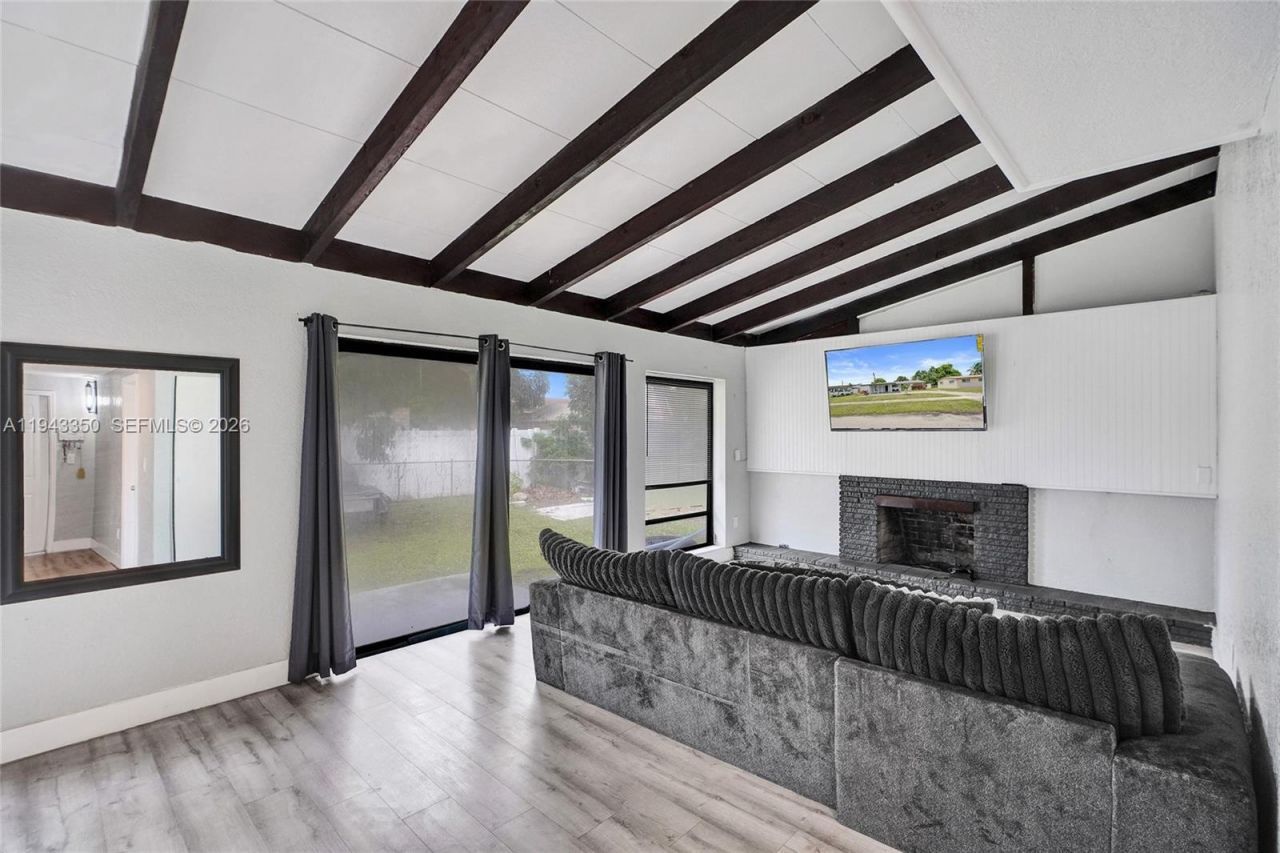 19620 NW 6th Ct, Miami Gardens, FL 33169 Photo