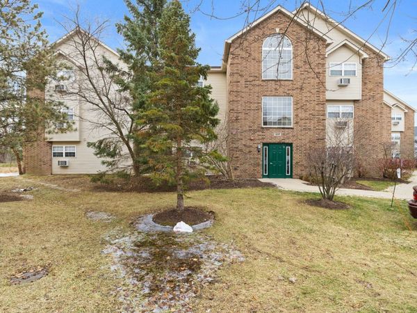 410 Cunat Boulevard, Unit 2G, Richmond, IL 60071