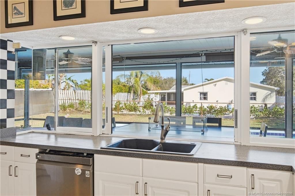 1569 NE Amy Avenue, Jensen Beach, FL 34957 Photo