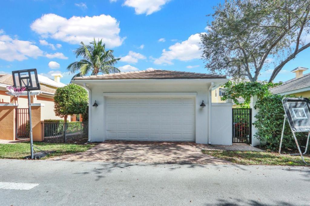 164 W Bay Cedar Circle, Jupiter, FL 33458 Photo