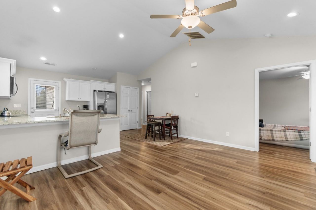 168 Rosedale Dr. Photo 12