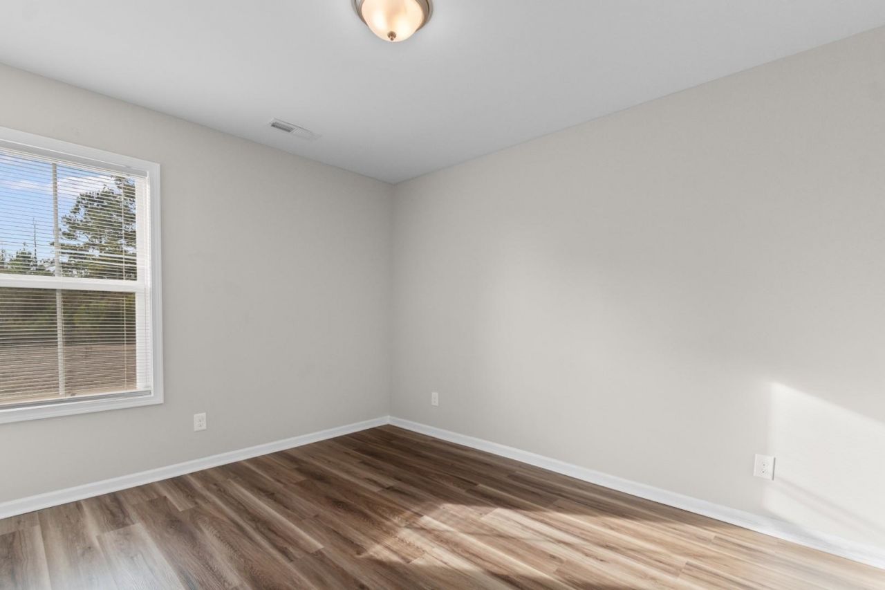 168 Rosedale Dr. Photo 23