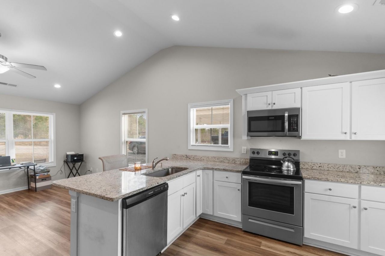 168 Rosedale Dr. Photo 6