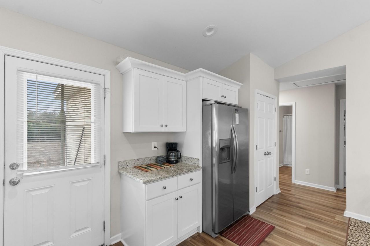 168 Rosedale Dr. Photo 7