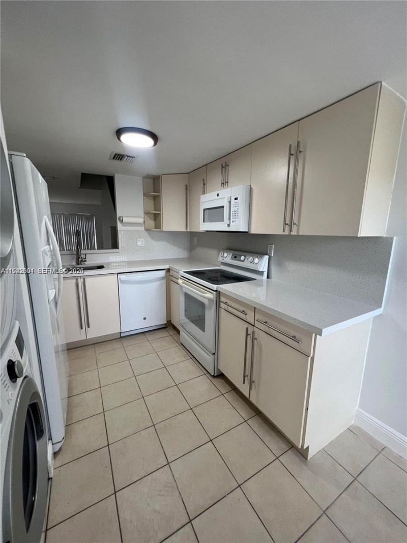 12304 NW 10 Th Lane, Unit 1603, Miami, FL 33182 Photo