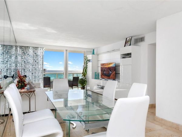 100 Bayview Dr, Unit 907, Sunny Isles Beach, FL 33160