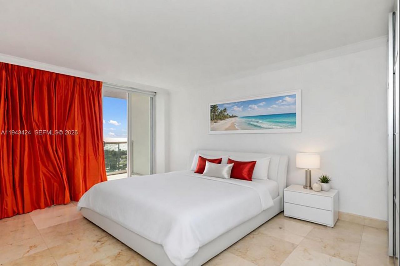 100 Bayview Dr, Unit 907, Sunny Isles Beach, FL 33160 Photo