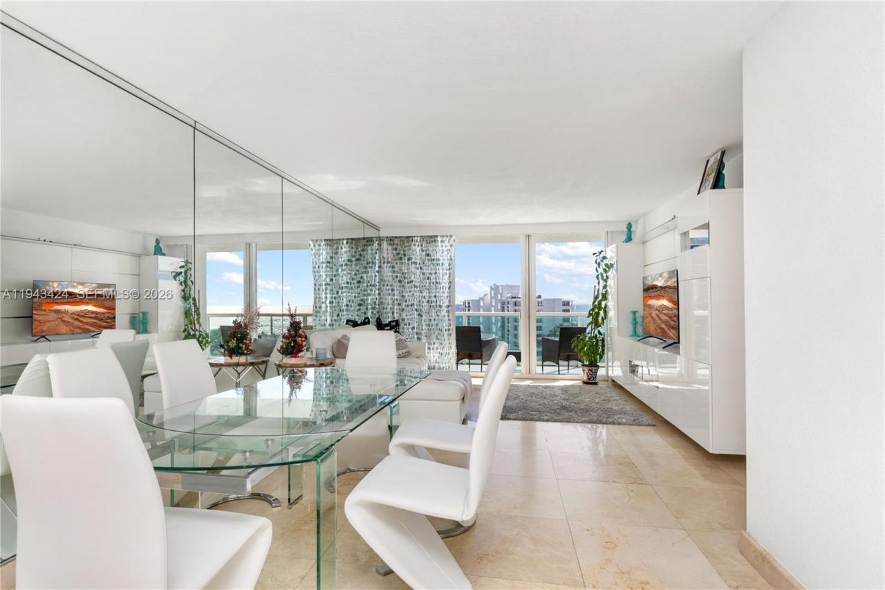 100 Bayview Dr, Unit 907, Sunny Isles Beach, FL 33160 Photo