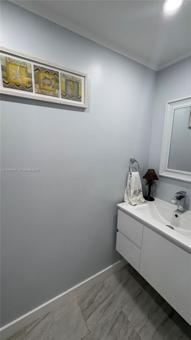 808 NE 27th Ave, Unit 808, Hallandale Beach, FL 33009 Photo