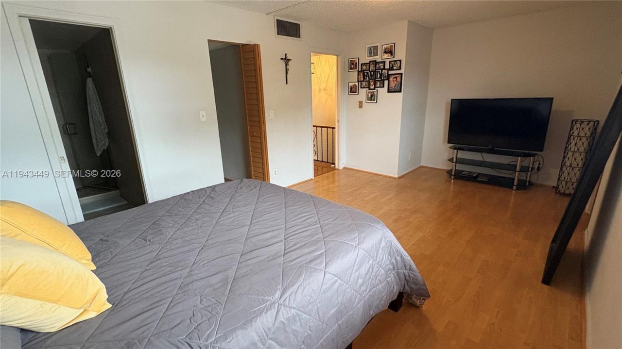 808 NE 27th Ave, Unit 808, Hallandale Beach, FL 33009 Photo