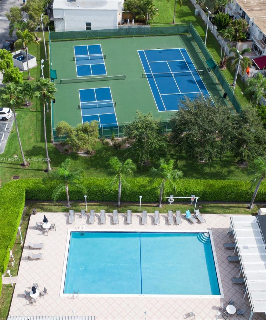 808 NE 27th Ave, Unit 808, Hallandale Beach, FL 33009 Photo