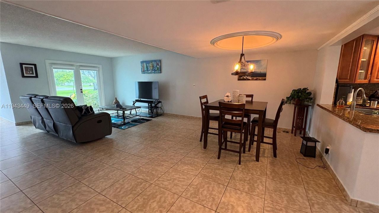 808 NE 27th Ave, Unit 808, Hallandale Beach, FL 33009 Photo