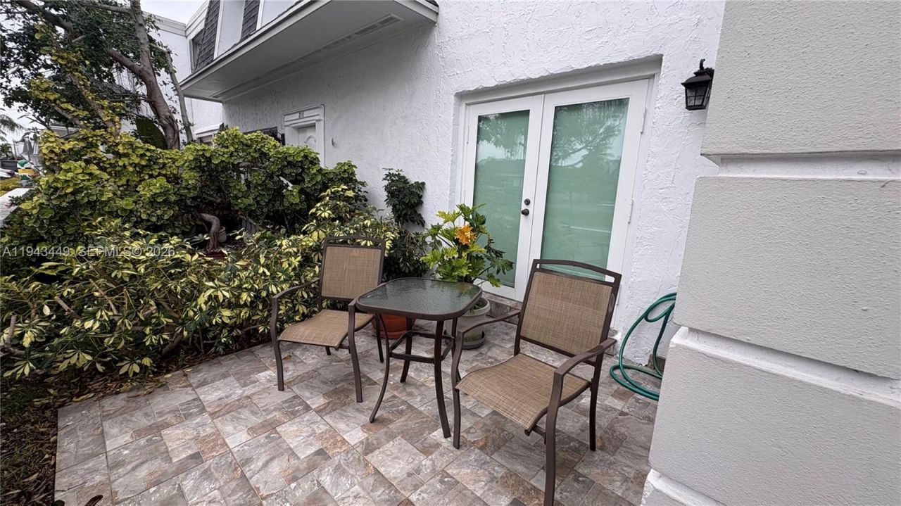 808 NE 27th Ave, Unit 808, Hallandale Beach, FL 33009 Photo