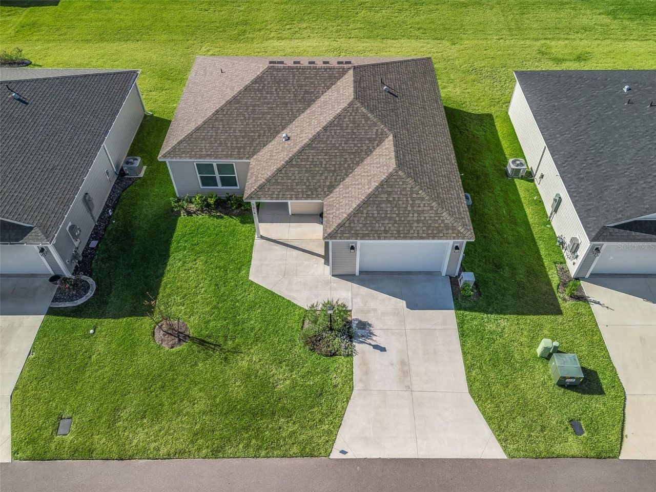 7614 Daniel Hearns Way, The Villages, FL 34762 Main Photo