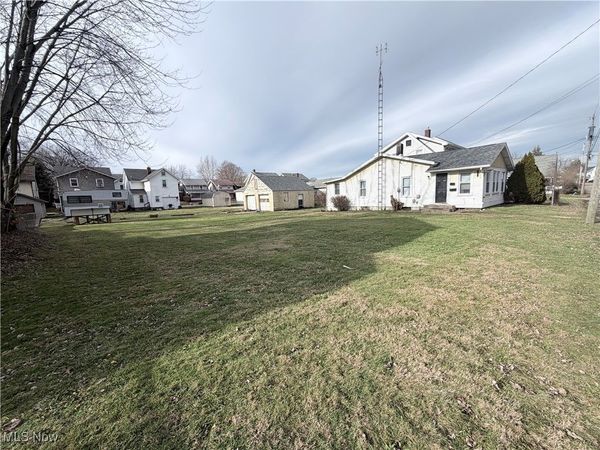 817 Halter Court NW, Canton, OH 44708