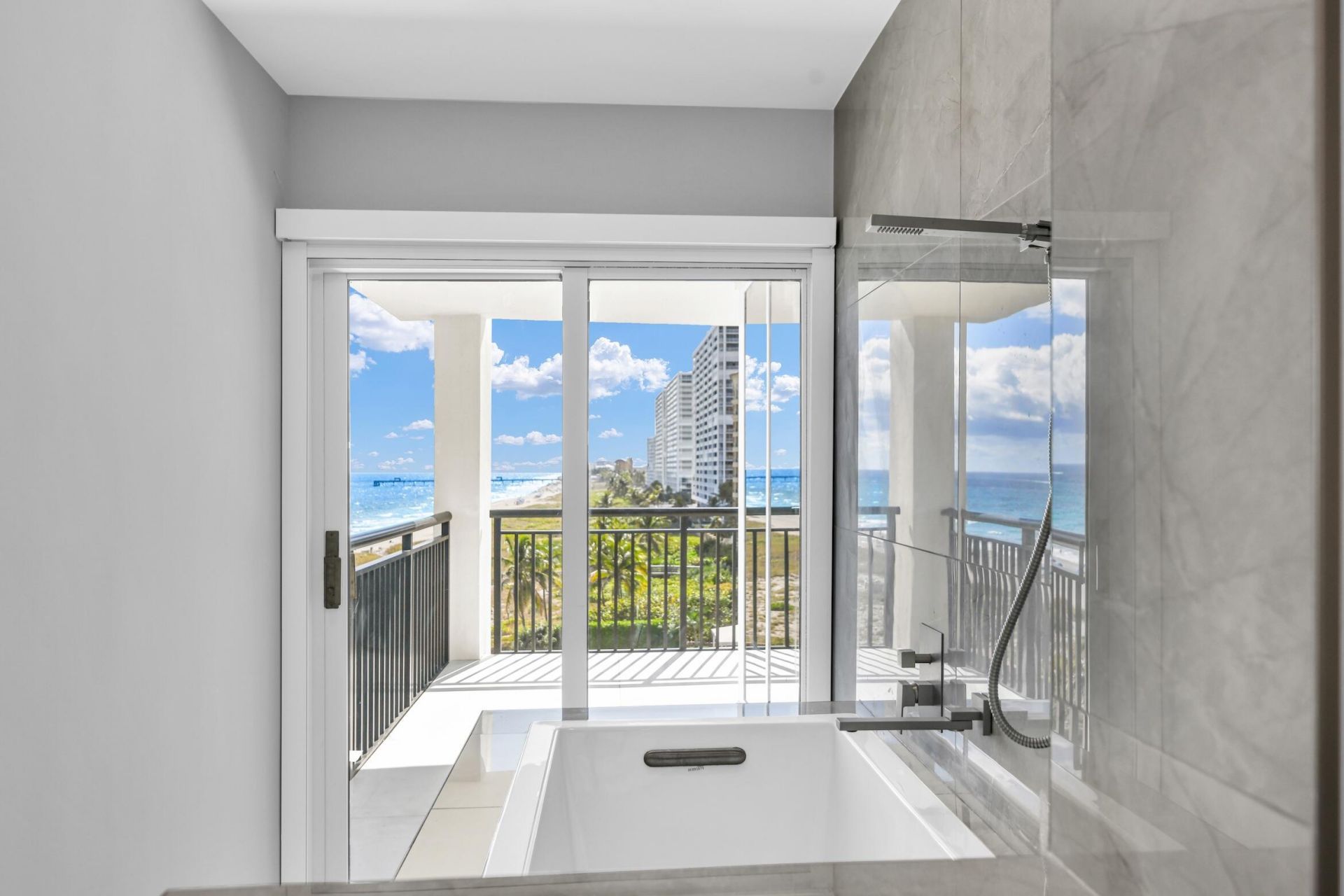 2000 S Ocean Boulevard, Unit 6-K, Boca Raton, FL 33432 Photo