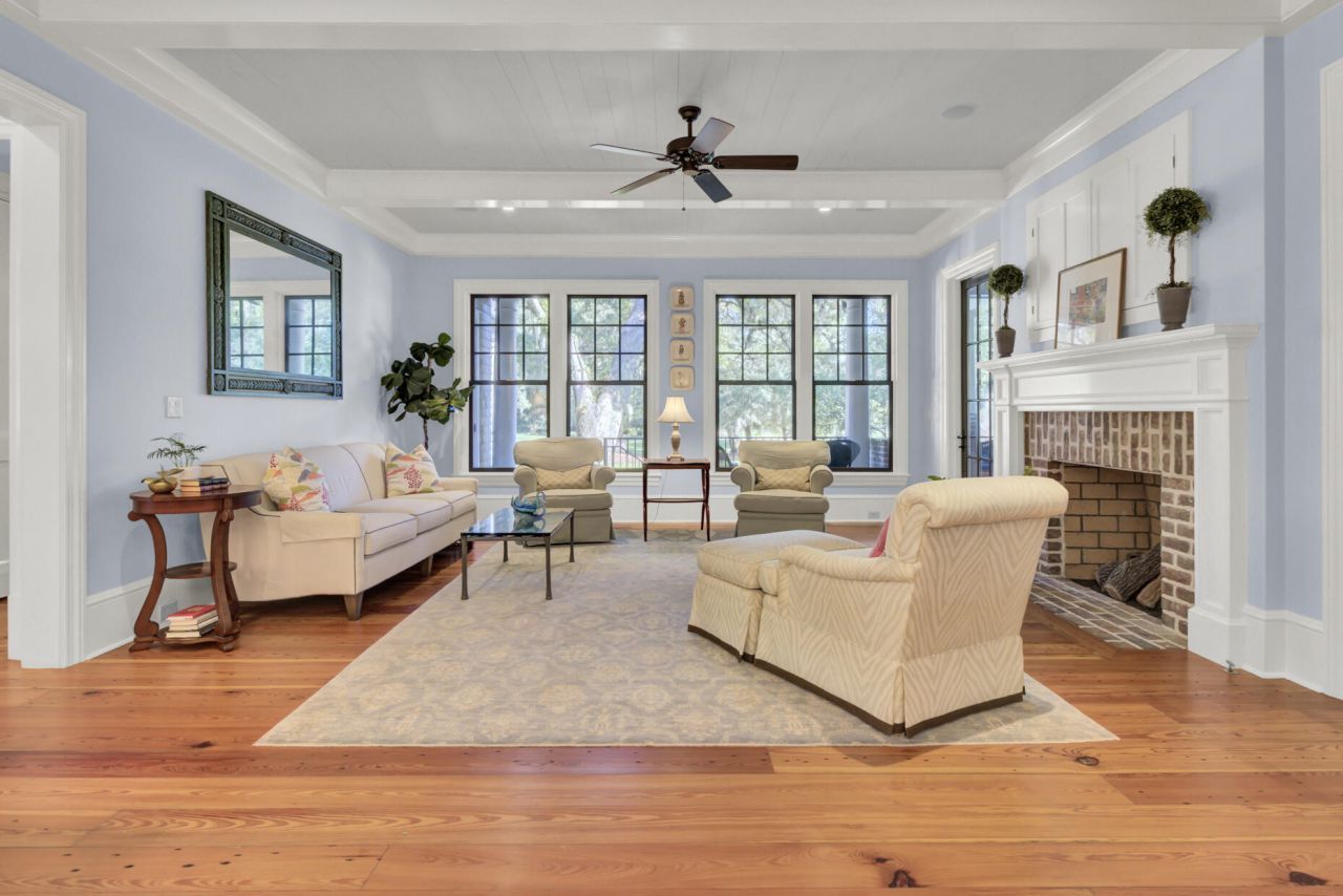 290 Delahow Street Photo 13