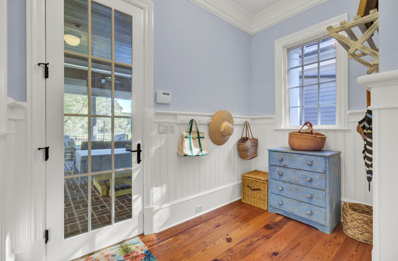 290 Delahow Street Photo 32