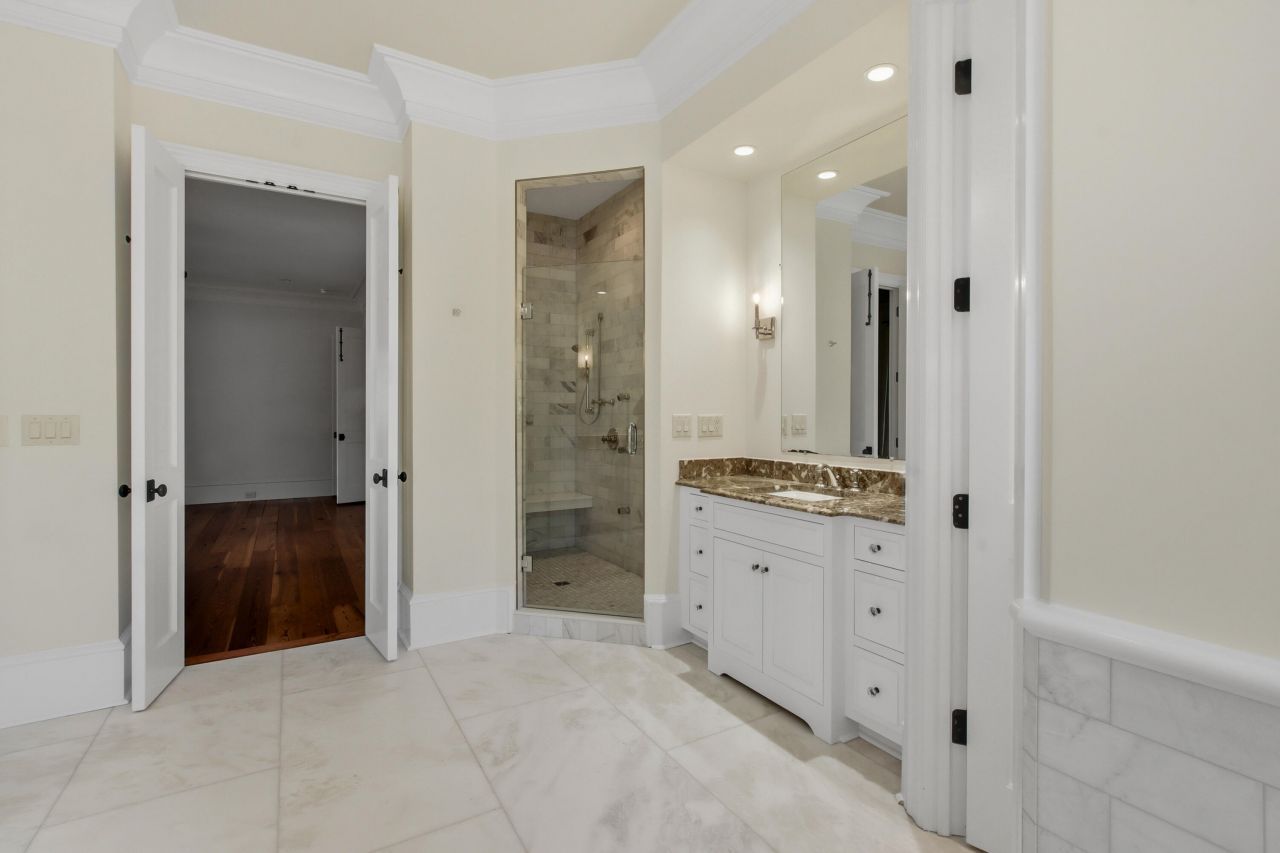 290 Delahow Street Photo 42