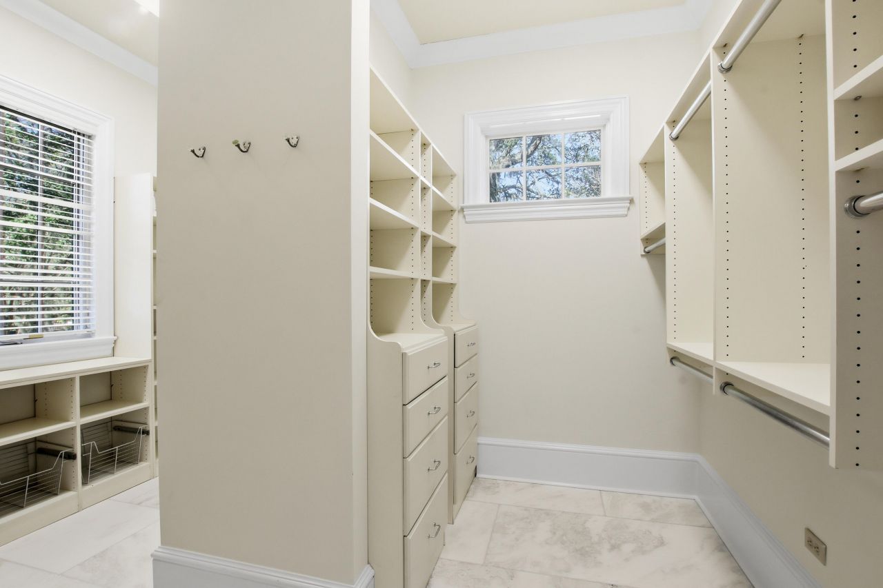 290 Delahow Street Photo 46