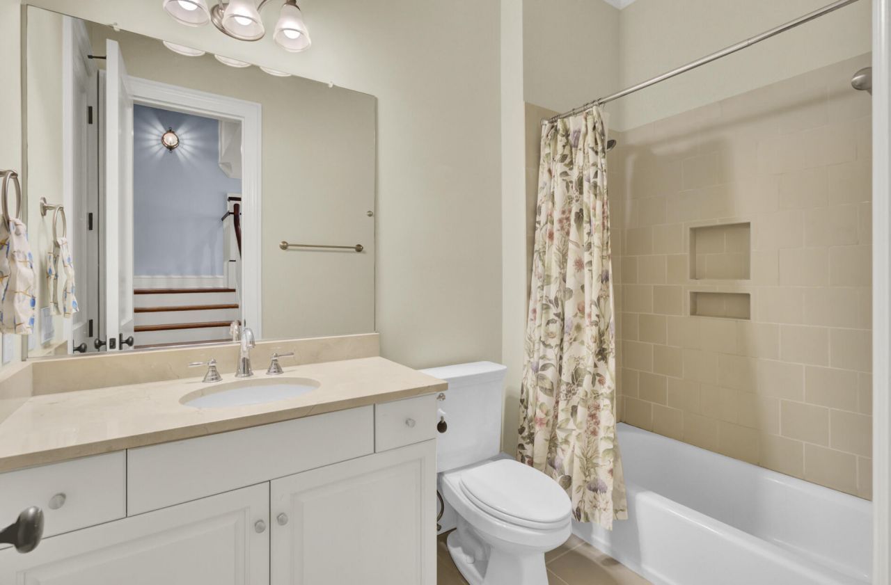 290 Delahow Street Photo 58