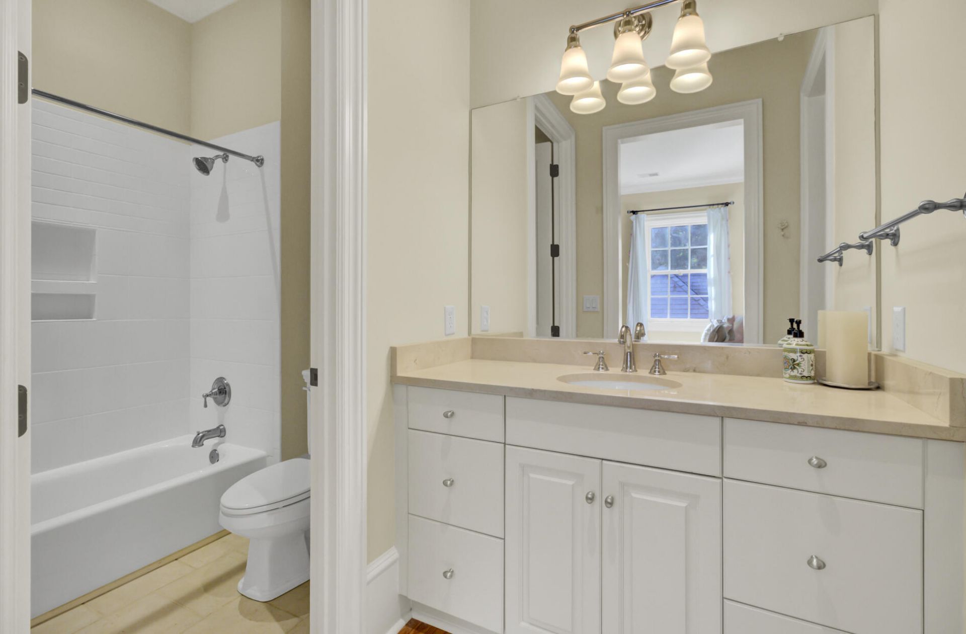290 Delahow Street Photo 60