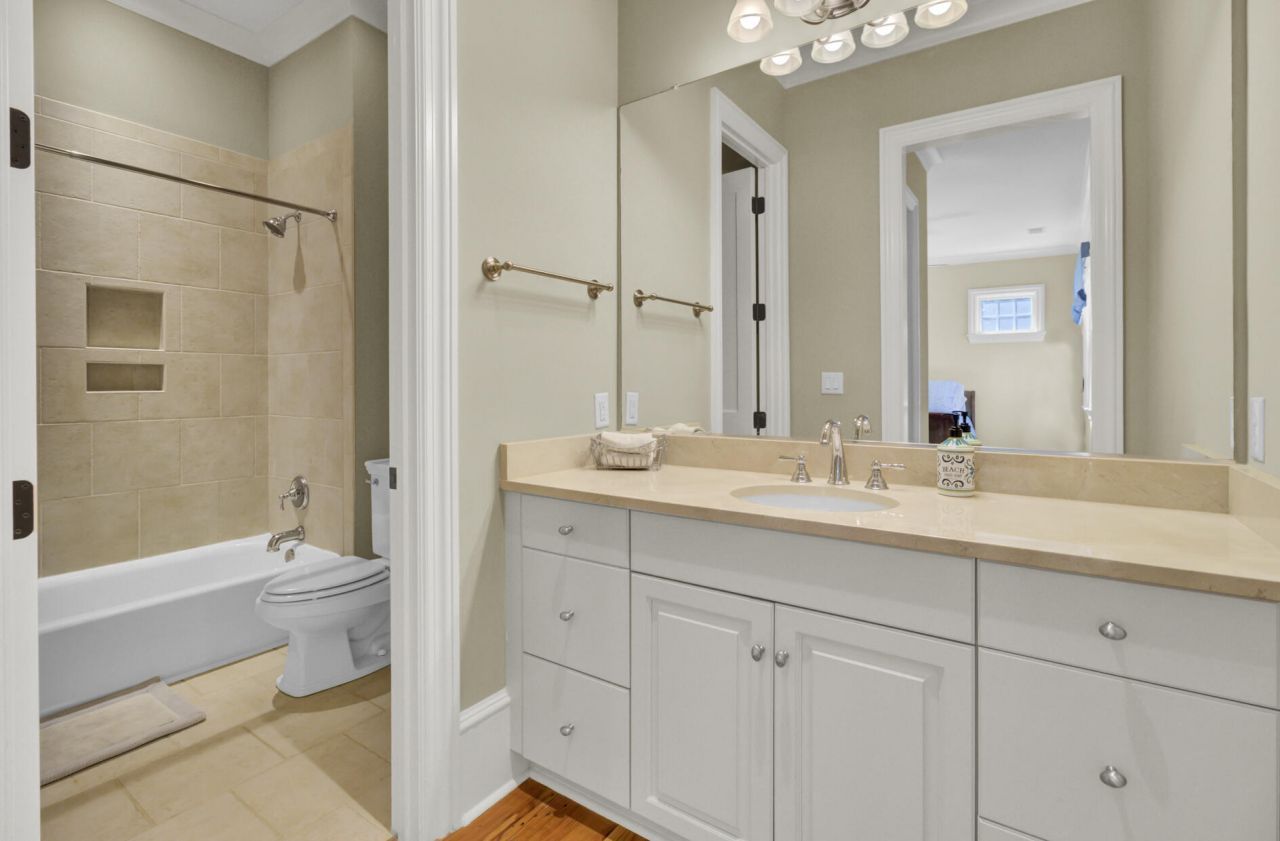 290 Delahow Street Photo 65