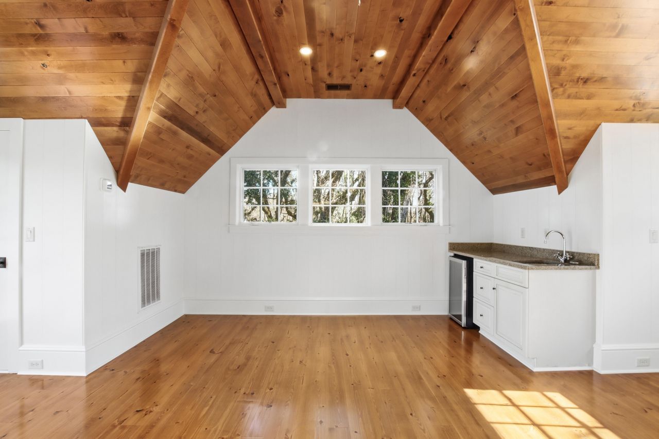 290 Delahow Street Photo 75