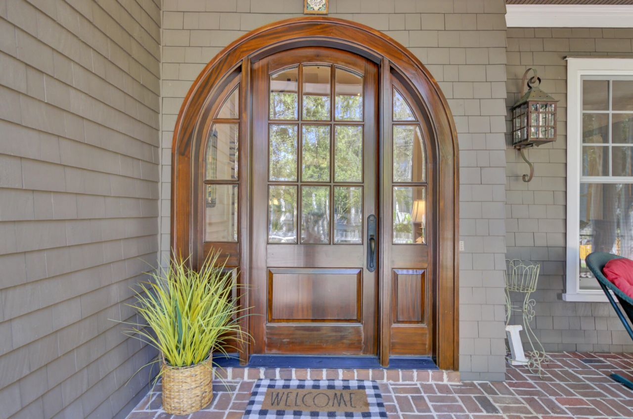 290 Delahow Street Photo 8