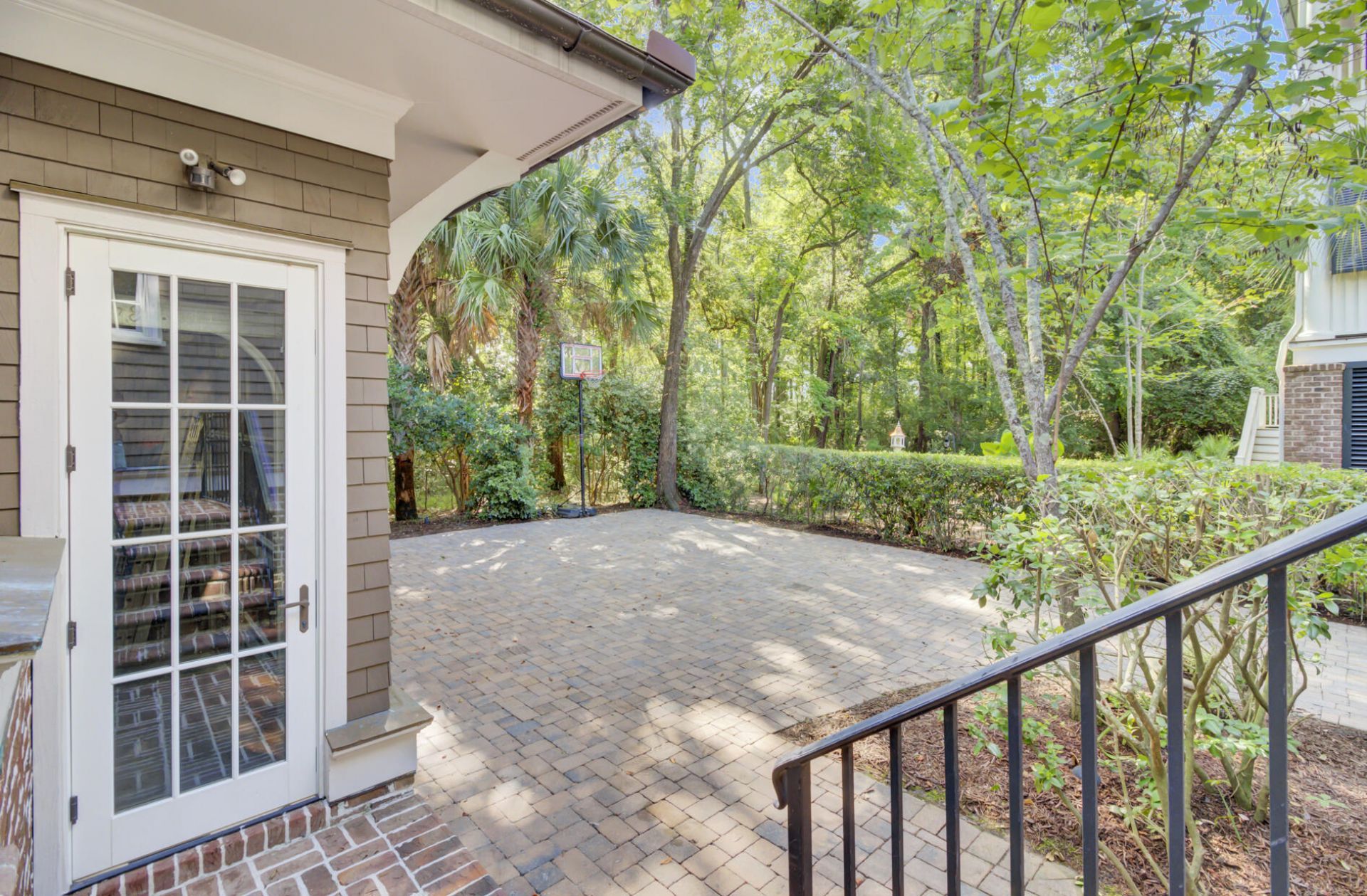 290 Delahow Street Photo 88