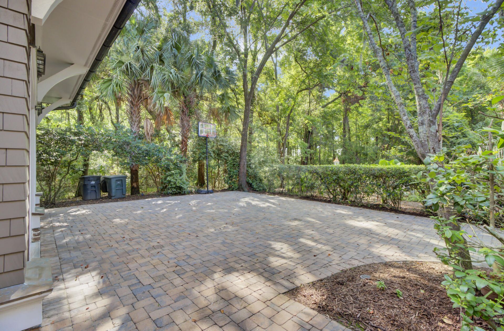 290 Delahow Street Photo 89