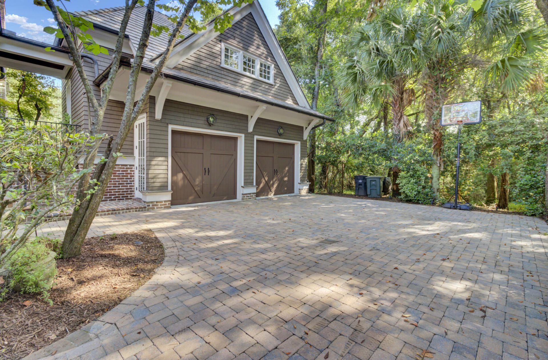 290 Delahow Street Photo 90